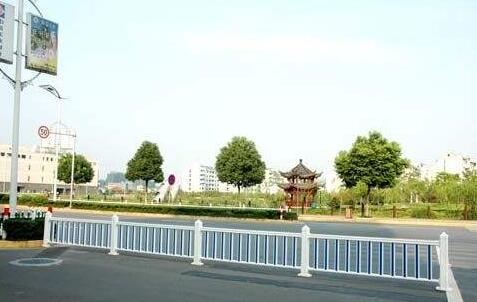国标公路波形梁色淫网站AV水蜜桃板表面处理镀锌每平米多少